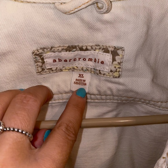 Abercrombie kids creamy jean jacket - Picture 3 of 3